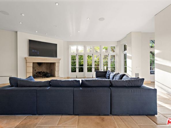 10288 Century Woods Drive, Los Angeles CA 90067