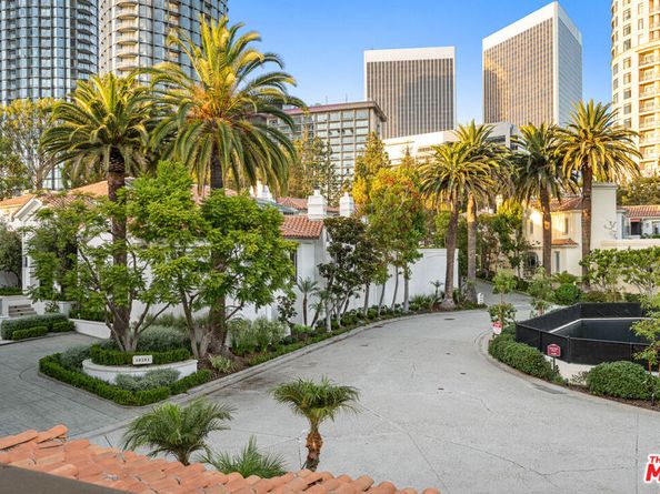 10288 Century Woods Drive, Los Angeles CA 90067