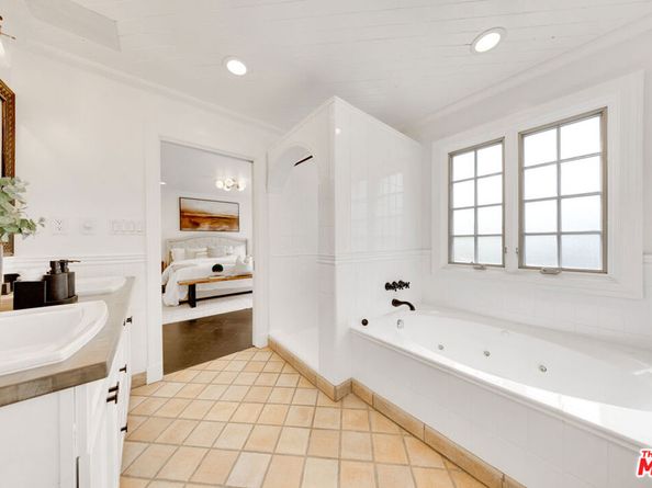 900 S Ridgeley Drive, Los Angeles CA 90036