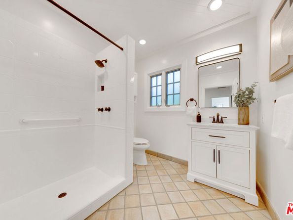 900 S Ridgeley Drive, Los Angeles CA 90036