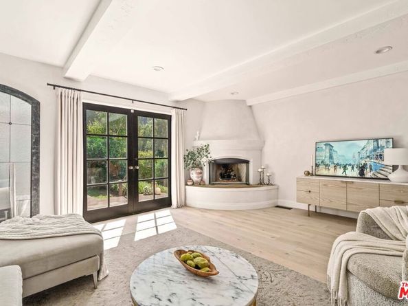 3339 Bennett Drive, Los Angeles CA 90068