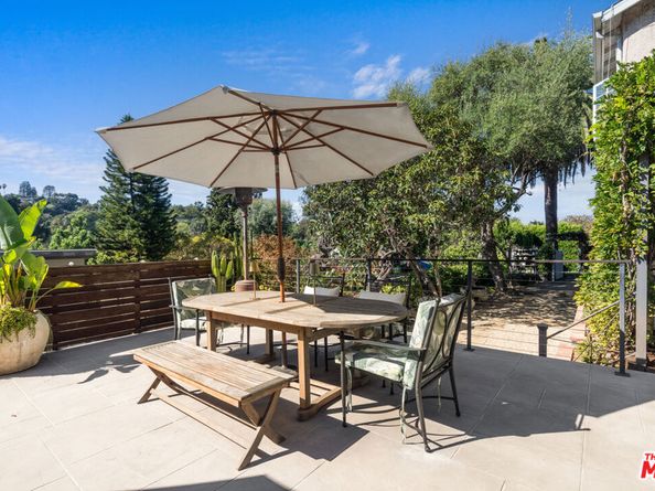 3339 Bennett Drive, Los Angeles CA 90068