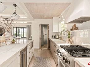 3339 Bennett Drive, Los Angeles CA 90068