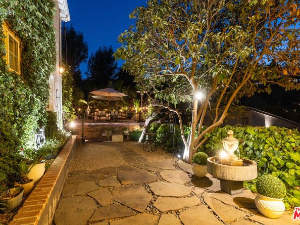 3339 Bennett Drive, Los Angeles CA 90068