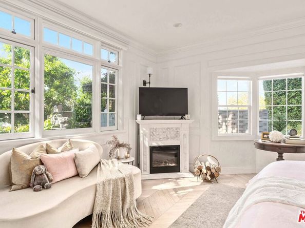 3339 Bennett Drive, Los Angeles CA 90068