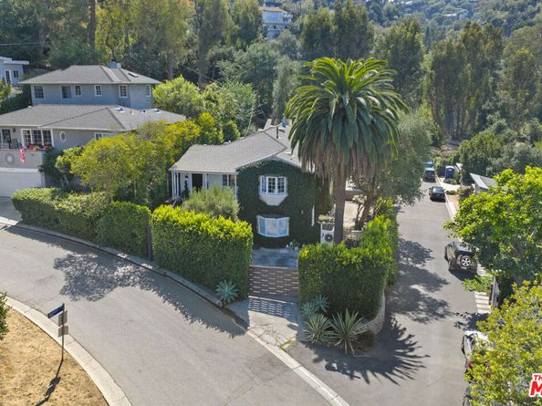 3339 Bennett Drive, Los Angeles CA 90068