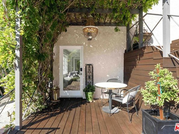 3339 Bennett Drive, Los Angeles CA 90068