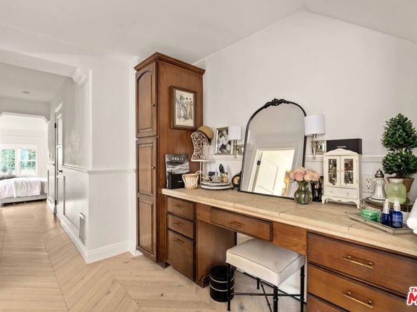 3339 Bennett Drive, Los Angeles CA 90068
