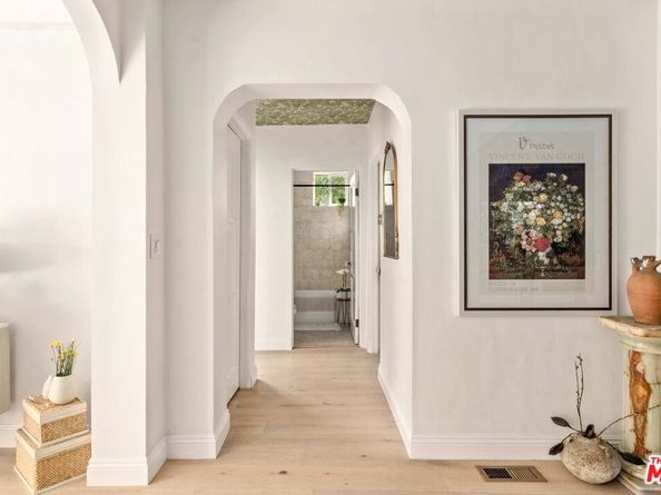 3339 Bennett Drive, Los Angeles CA 90068