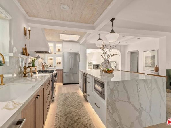3339 Bennett Drive, Los Angeles CA 90068