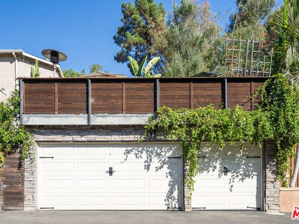 3339 Bennett Drive, Los Angeles CA 90068