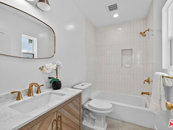 4215 S Norton Avenue, Los Angeles CA 90008