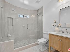 4215 S Norton Avenue, Los Angeles CA 90008