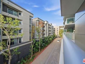 13700 Marina Pointe Drive 318, Marina Del Rey CA 90292