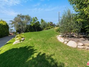 1046 Chautauqua Boulevard, Pacific Palisades CA 90272