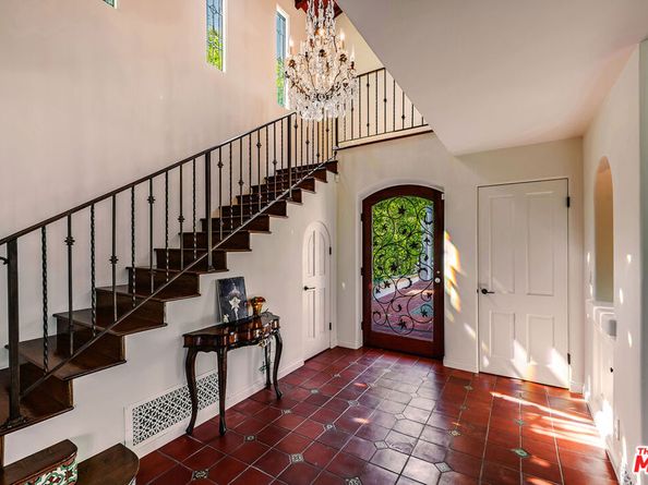 1046 Chautauqua Boulevard, Pacific Palisades CA 90272