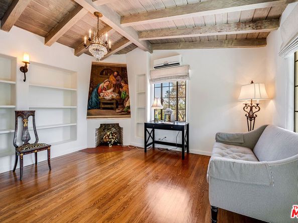 1046 Chautauqua Boulevard, Pacific Palisades CA 90272