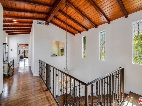 1046 Chautauqua Boulevard, Pacific Palisades CA 90272