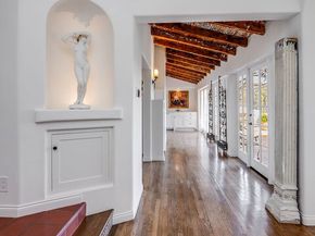 1046 Chautauqua Boulevard, Pacific Palisades CA 90272