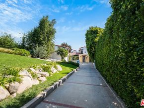 1046 Chautauqua Boulevard, Pacific Palisades CA 90272