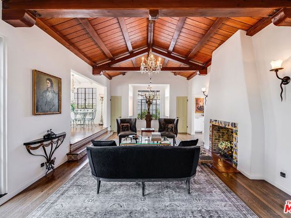 1046 Chautauqua Boulevard, Pacific Palisades CA 90272