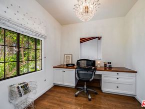 1046 Chautauqua Boulevard, Pacific Palisades CA 90272