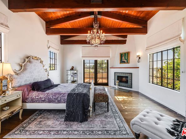 1046 Chautauqua Boulevard, Pacific Palisades CA 90272