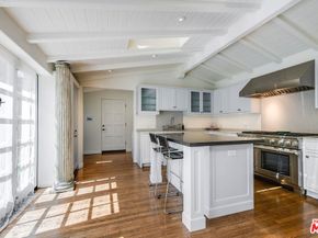 1046 Chautauqua Boulevard, Pacific Palisades CA 90272