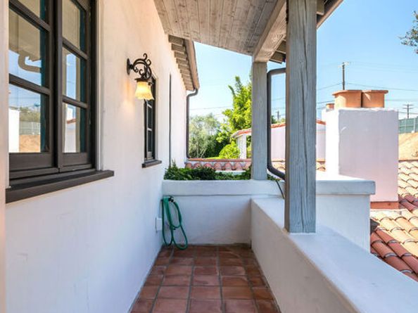 1046 Chautauqua Boulevard, Pacific Palisades CA 90272