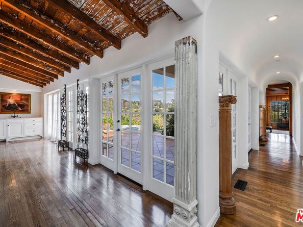 1046 Chautauqua Boulevard, Pacific Palisades CA 90272