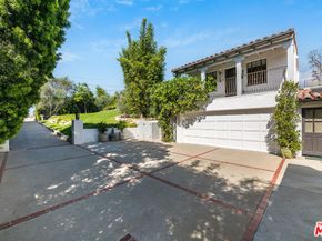 1046 Chautauqua Boulevard, Pacific Palisades CA 90272