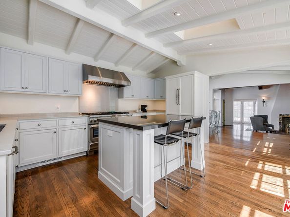 1046 Chautauqua Boulevard, Pacific Palisades CA 90272