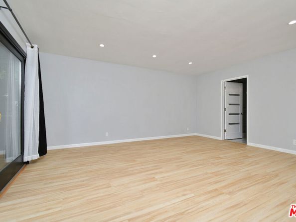 22025 De La Osa Street, Woodland Hills CA 91364