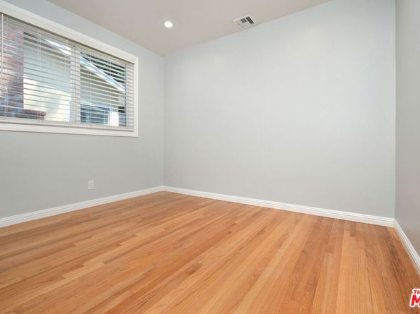 22025 De La Osa Street, Woodland Hills CA 91364