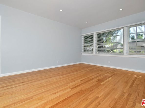 22025 De La Osa Street, Woodland Hills CA 91364