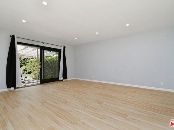22025 De La Osa Street, Woodland Hills CA 91364