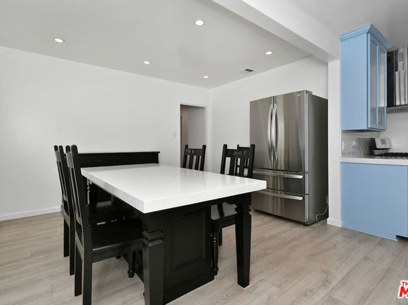 22025 De La Osa Street, Woodland Hills CA 91364