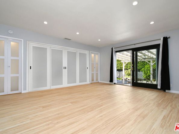 22025 De La Osa Street, Woodland Hills CA 91364