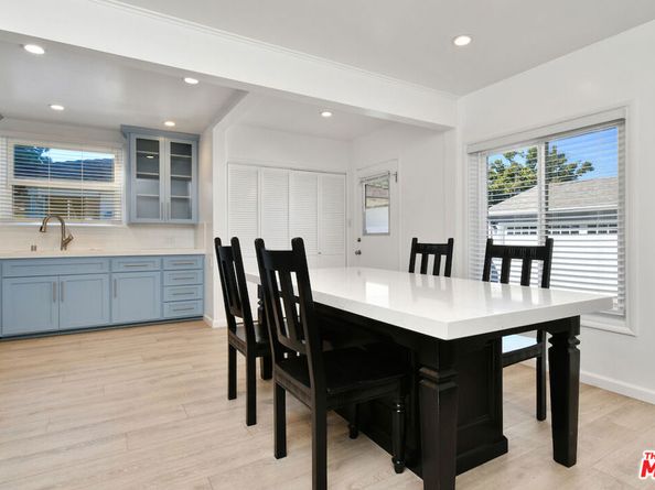 22025 De La Osa Street, Woodland Hills CA 91364