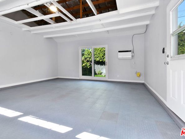 22025 De La Osa Street, Woodland Hills CA 91364