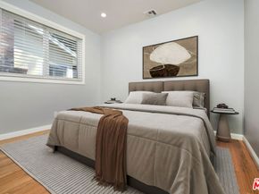 22025 De La Osa Street, Woodland Hills CA 91364