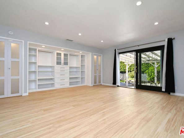 22025 De La Osa Street, Woodland Hills CA 91364