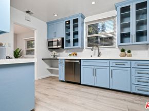 22025 De La Osa Street, Woodland Hills CA 91364