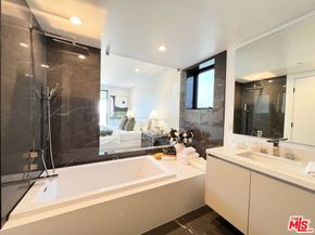 1017 N Croft Avenue 302, Los Angeles CA 90069