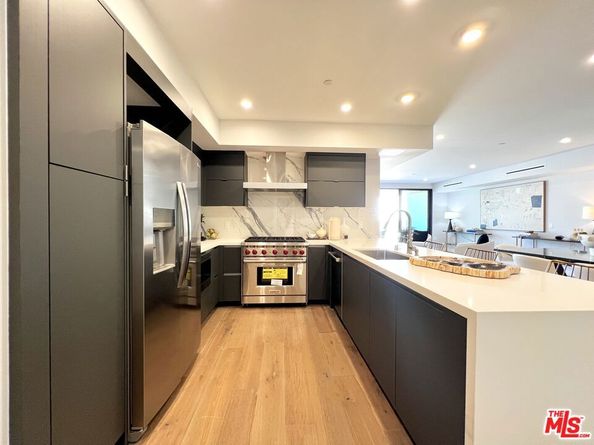 1017 N Croft Avenue 302, Los Angeles CA 90069