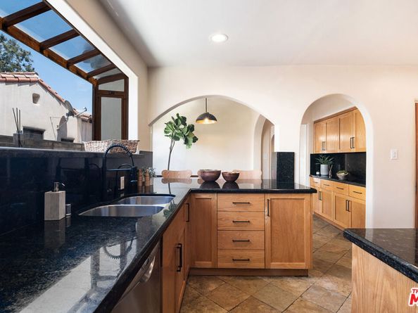 815 S Spaulding Avenue, Los Angeles CA 90036