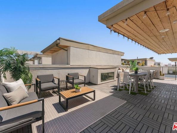 6737 W Hepburn Way, Los Angeles CA 90038