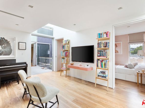 1201 CABRILLO Avenue, Venice CA 90291