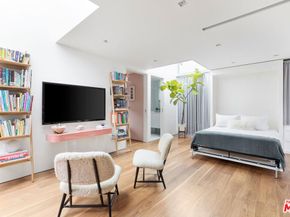 1201 CABRILLO Avenue, Venice CA 90291