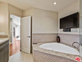 2340 Jupiter Drive, Los Angeles CA 90046